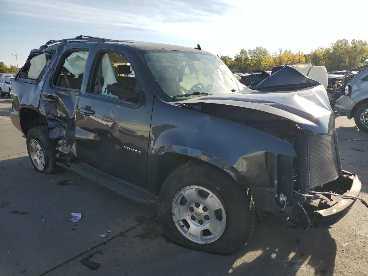 2010 Chevrolet Tahoe VIN 1GNUKBE0XAR134437 Copart auction photo, rollover damage thumbnail 4