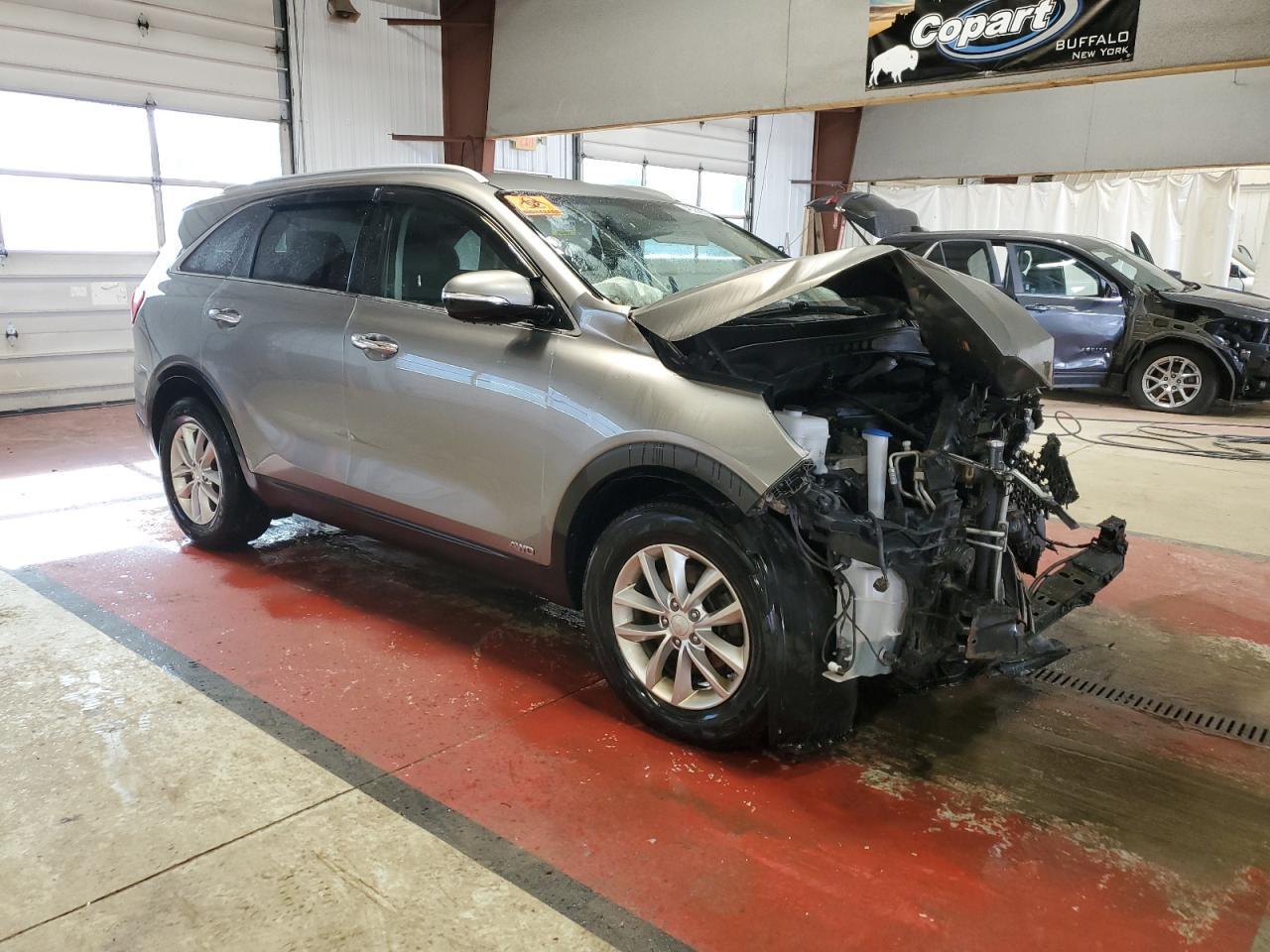 2018 KIA Sorento VIN 5XYPGDA32JG345343 Copart auction photo, front end damage thumbnail 4