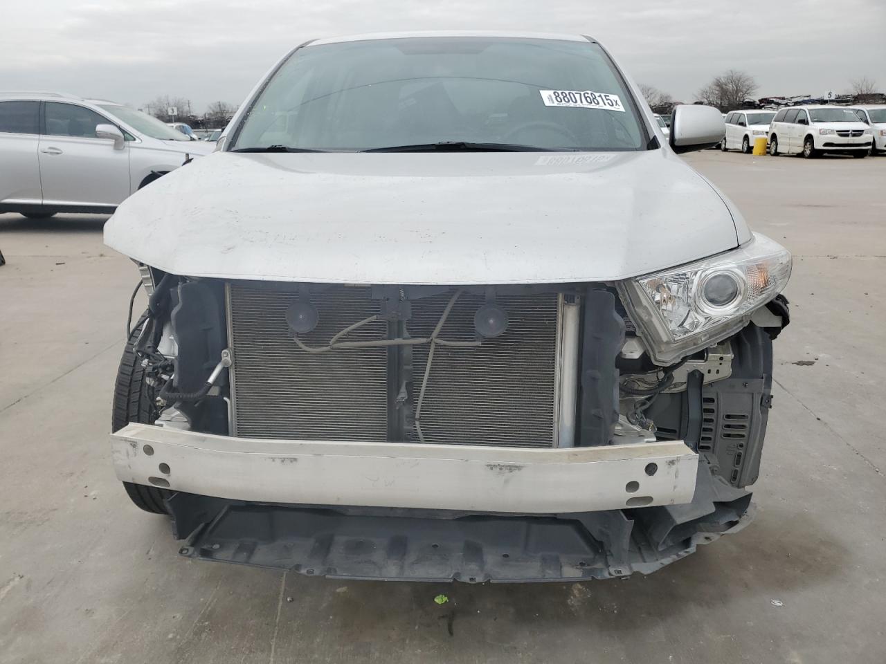 2011 Toyota Highlander VIN 5TDZK3EH0BS042332 Copart auction photo, front end / side damage thumbnail 5