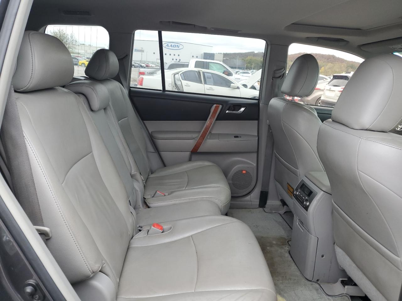 2010 Toyota Highlander VIN 5TDDK3EH8AS001763 Copart auction photo, front end / minor dent/scratches damage thumbnail 11