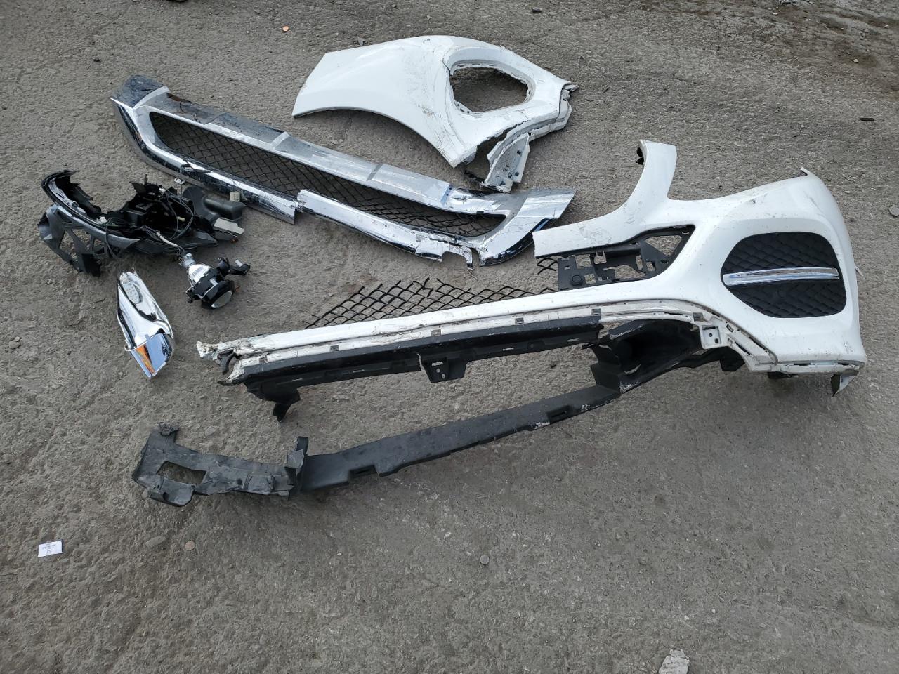 2018 Mercedes-Benz GLE VIN 4JGDA5JB4JB158841 Copart auction photo, front end damage thumbnail 13