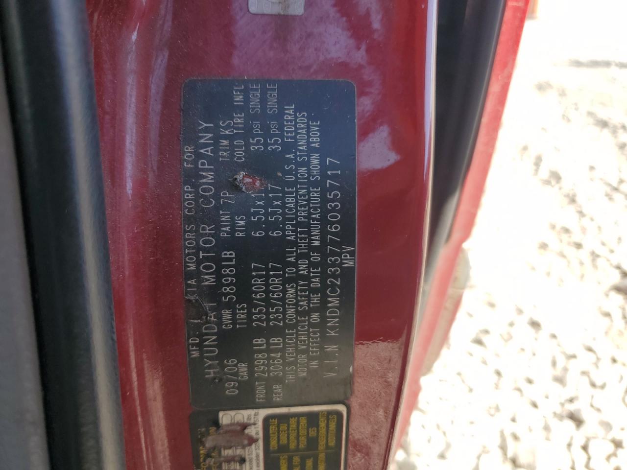 2007 Hyundai Entourage VIN KNDMC233776035717 Copart auction photo, normal wear damage thumbnail 13