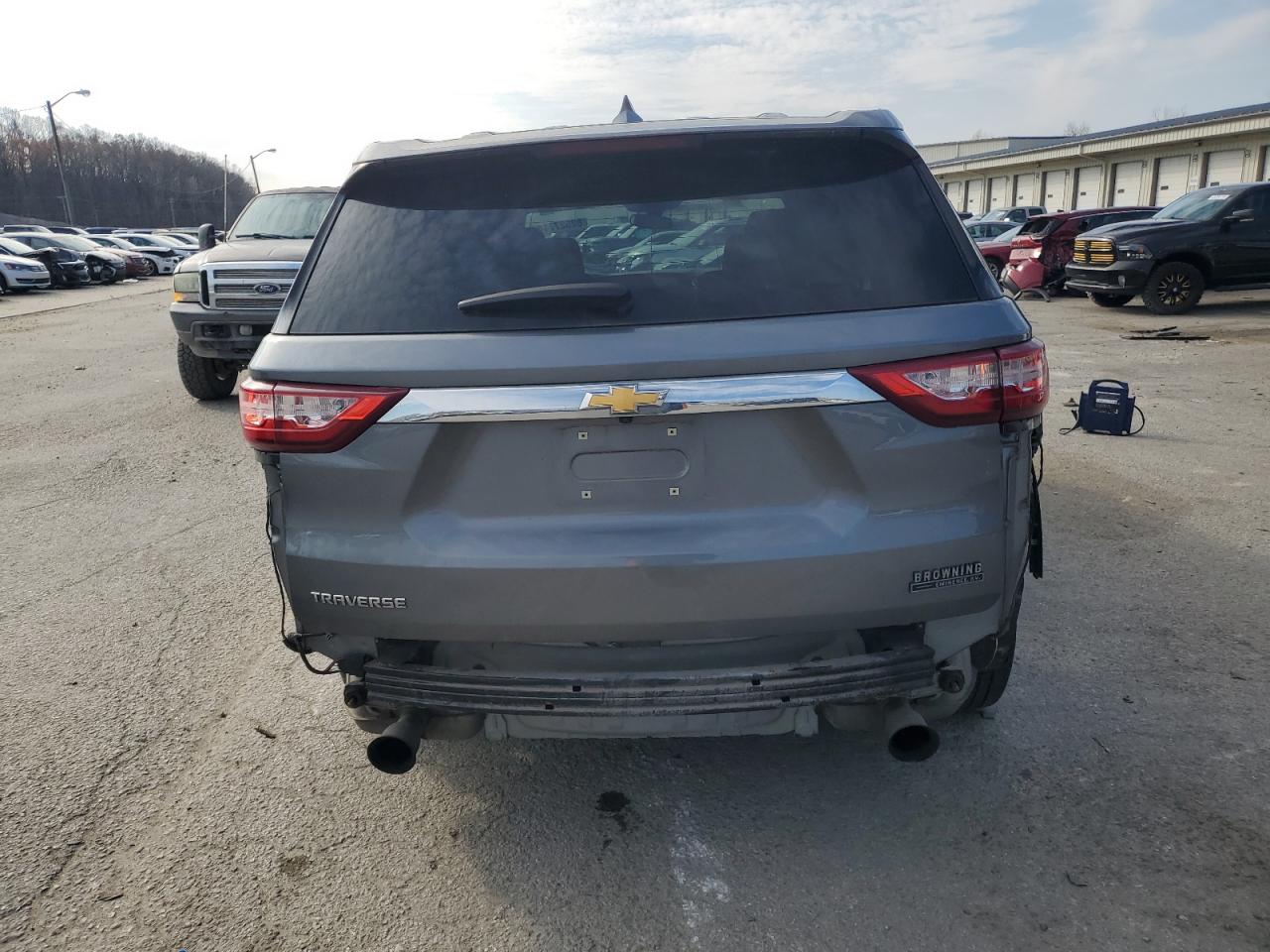 2019 Chevrolet Traverse VIN 1GNERFKW6KJ300159 Copart auction photo, rear end / side damage thumbnail 6