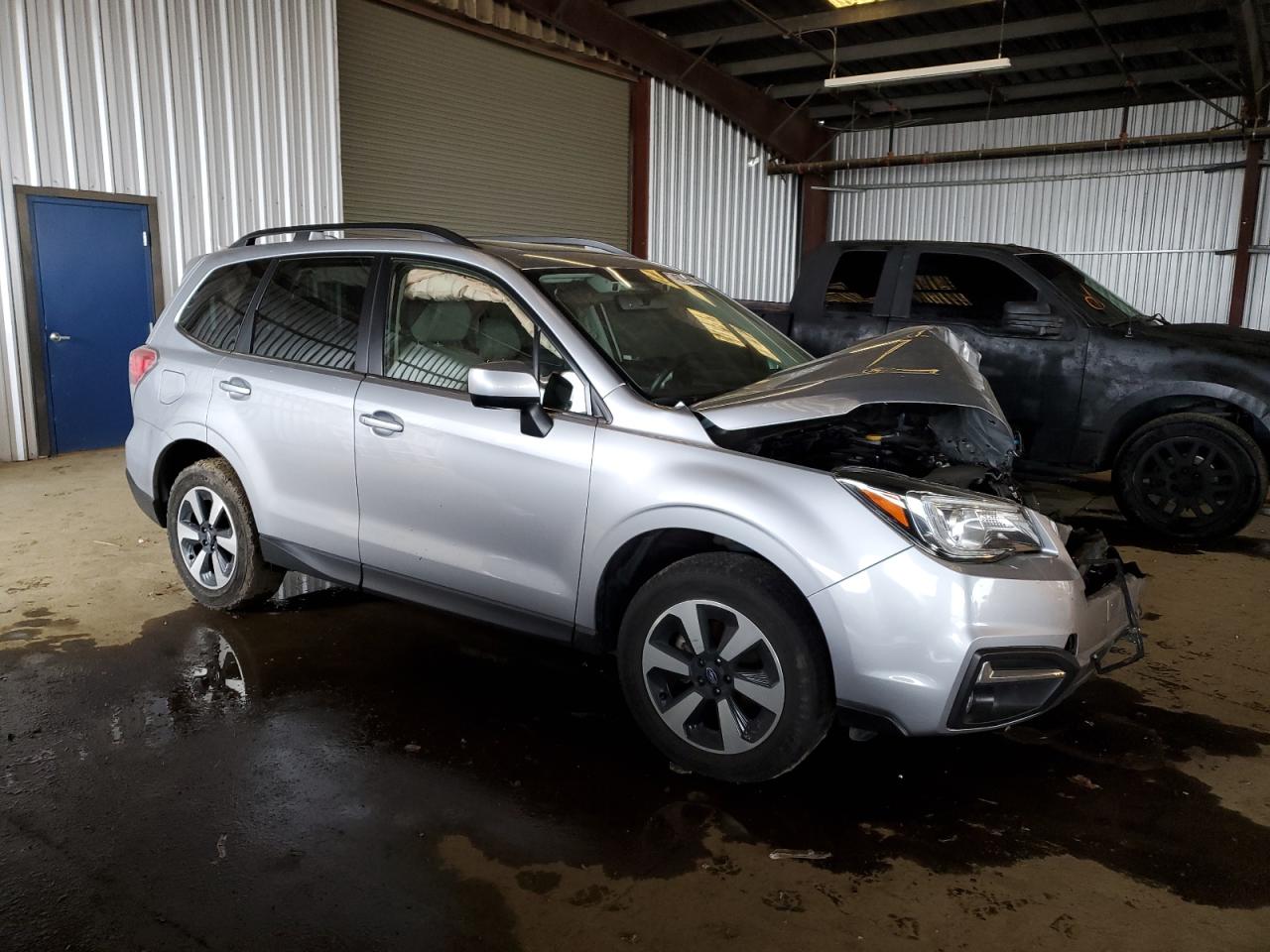 2018 Subaru Forester VIN JF2SJARCXJH433449 Copart auction photo, front end damage thumbnail 4