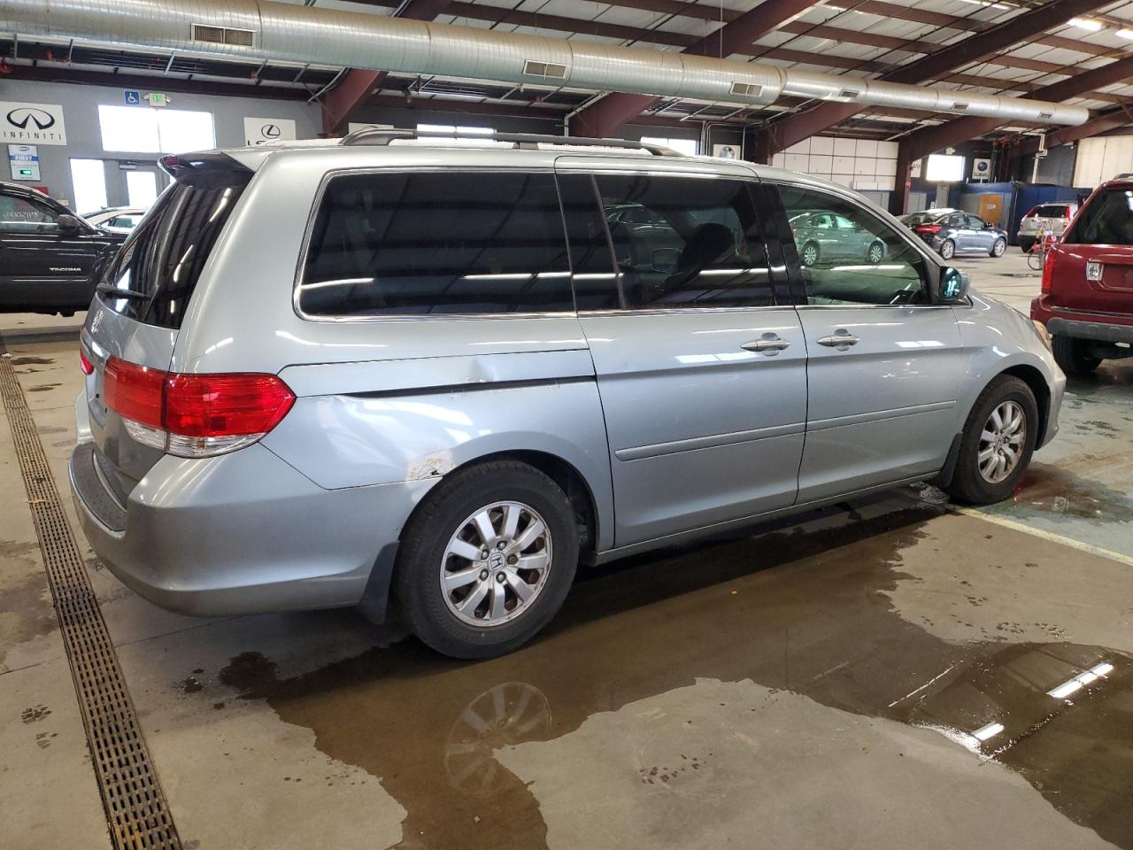 2008 Honda Odyssey VIN 5FNRL38698B074135 Copart auction photo, minor dent/scratches / mechanical damage thumbnail 3