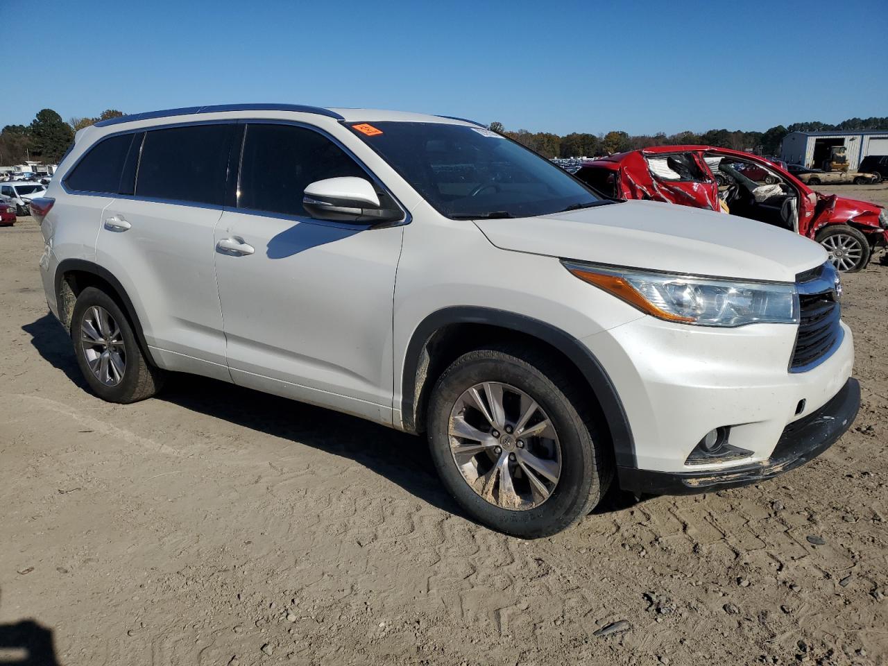 2015 Toyota Highlander VIN 5TDKKRFHXFS067716 Copart auction photo, front end / side damage thumbnail 4