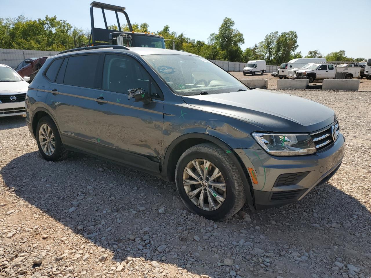 2019 Volkswagen Tiguan VIN 3VV1B7AX8KM032327 Copart auction photo, all over damage thumbnail 4
