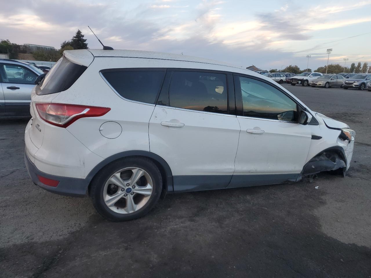 2016 Ford Escape VIN 1FMCU0G9XGUB61752 Copart auction photo, front end damage thumbnail 3