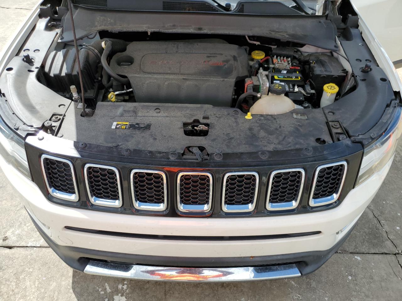 2018 Jeep Compass VIN 3C4NJCCB1JT358181 Copart auction photo, water/flood damage thumbnail 12