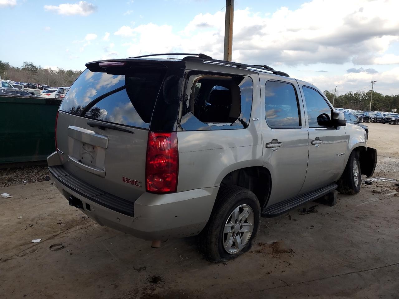 2007 GMC Yukon VIN 1GKFC13JX7R135850 Copart auction photo, front end / undercarriage damage thumbnail 3