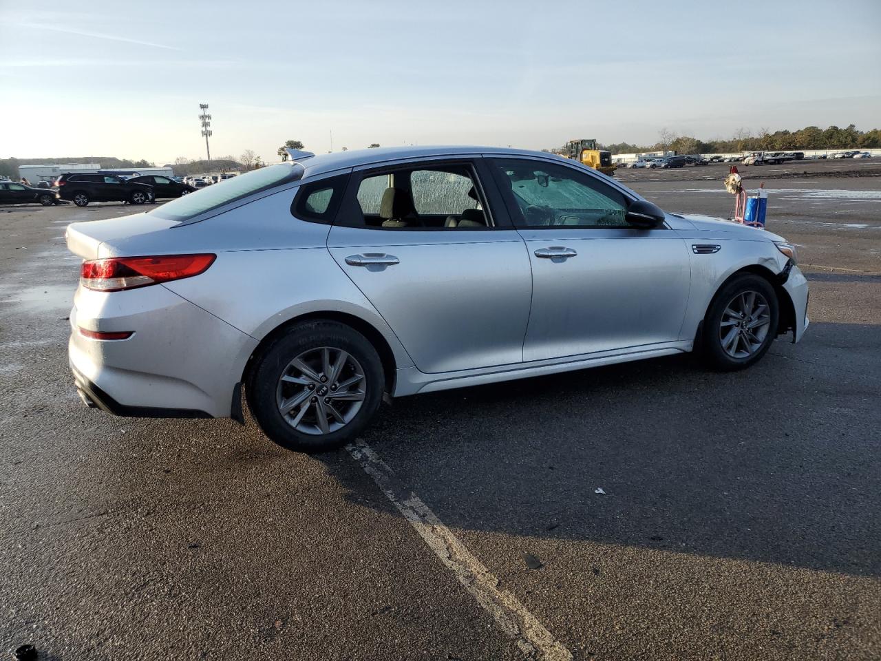 2019 KIA Optima VIN 5XXGT4L31KG346840 Copart auction photo, front end / vandalism damage thumbnail 3