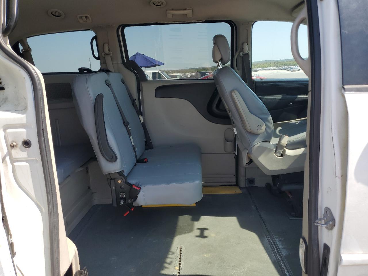 2017 Dodge Caravan VIN 2C4RDGBG3HR784206 Copart auction photo, minor dent/scratches damage thumbnail 11