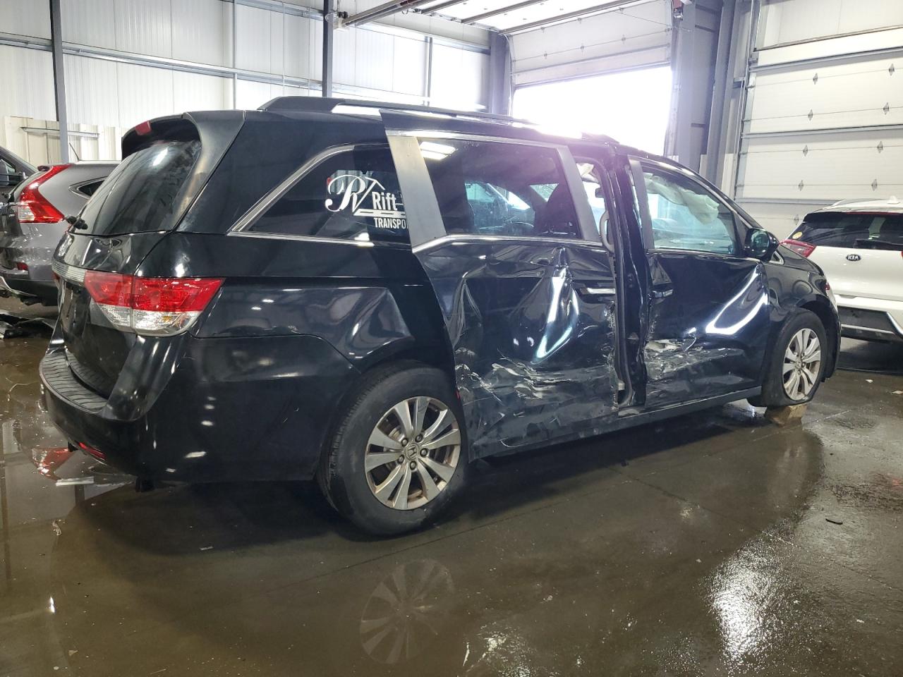 2015 Honda Odyssey VIN 5FNRL5H69FB050281 Copart auction photo, side / rear end damage thumbnail 3