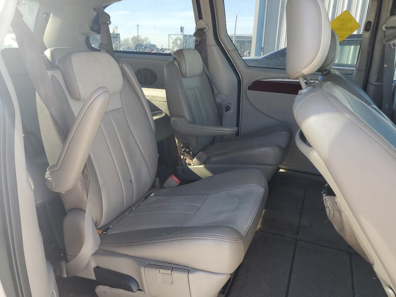 2007 Chrysler Town & Country VIN 2A4GP54L77R151293 Copart auction photo, rear end damage thumbnail 11
