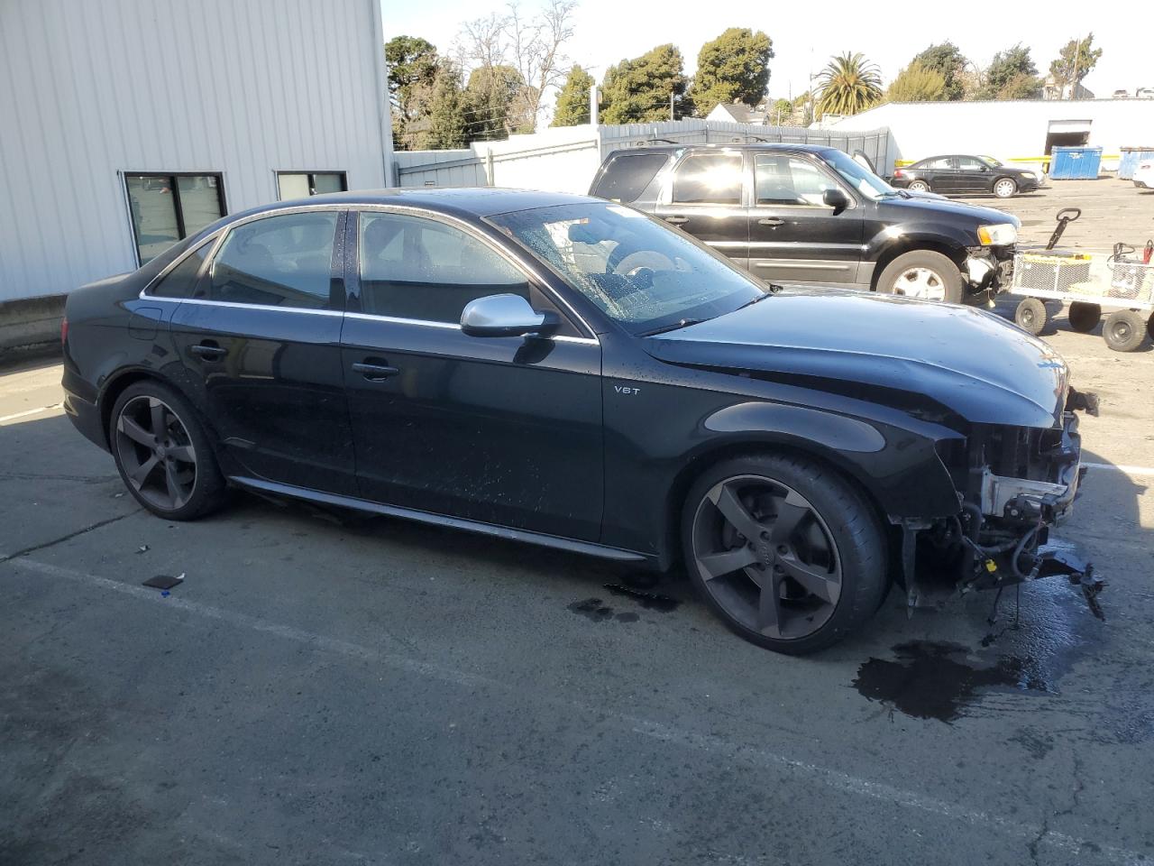 2014 Audi RS4 VIN WAUBGAFL6EA107919 Copart auction photo, front end damage thumbnail 4