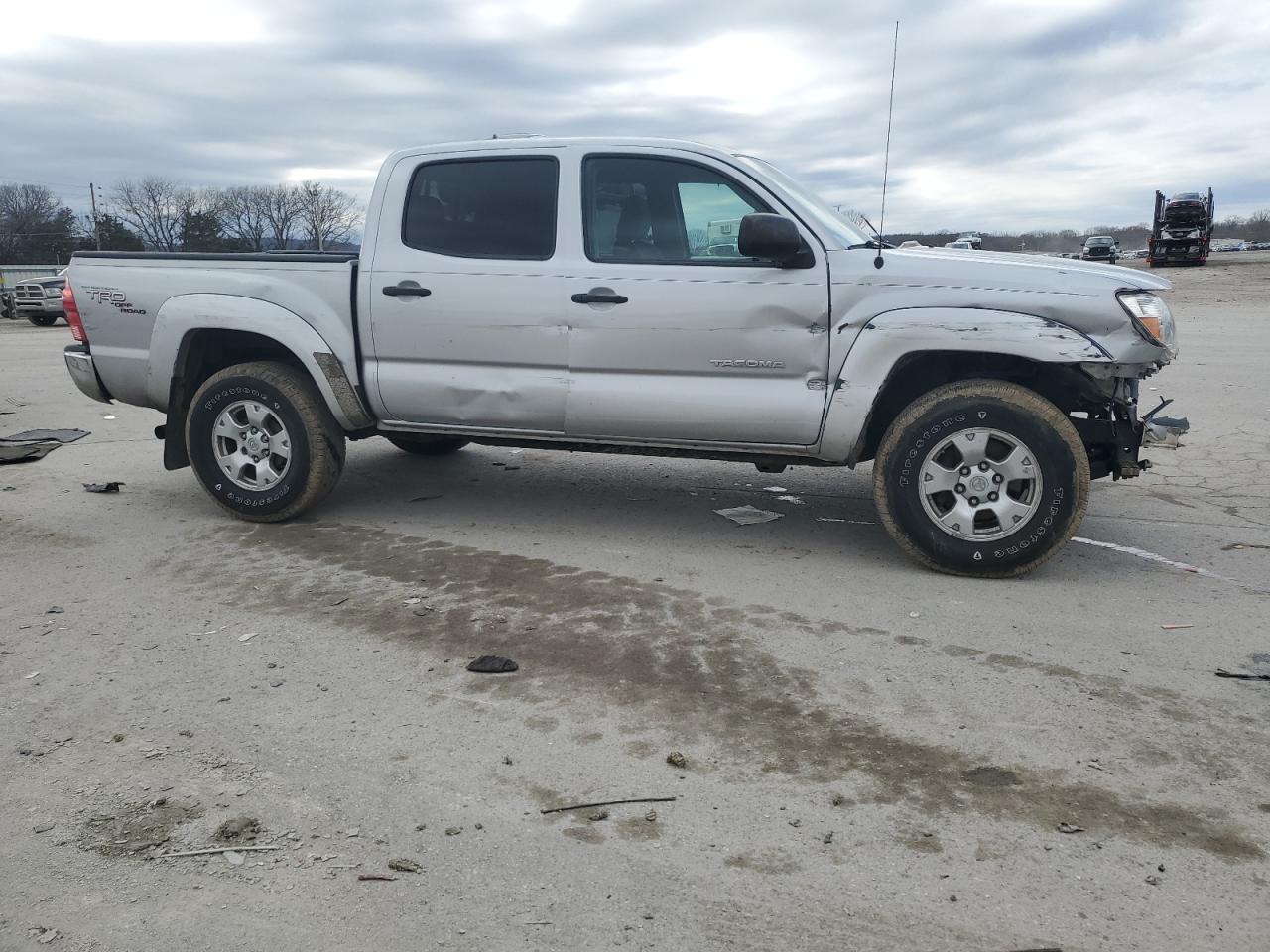 2011 Toyota Tacoma VIN 3TMLU4EN2BM073772 Copart auction photo, front end / side damage thumbnail 4
