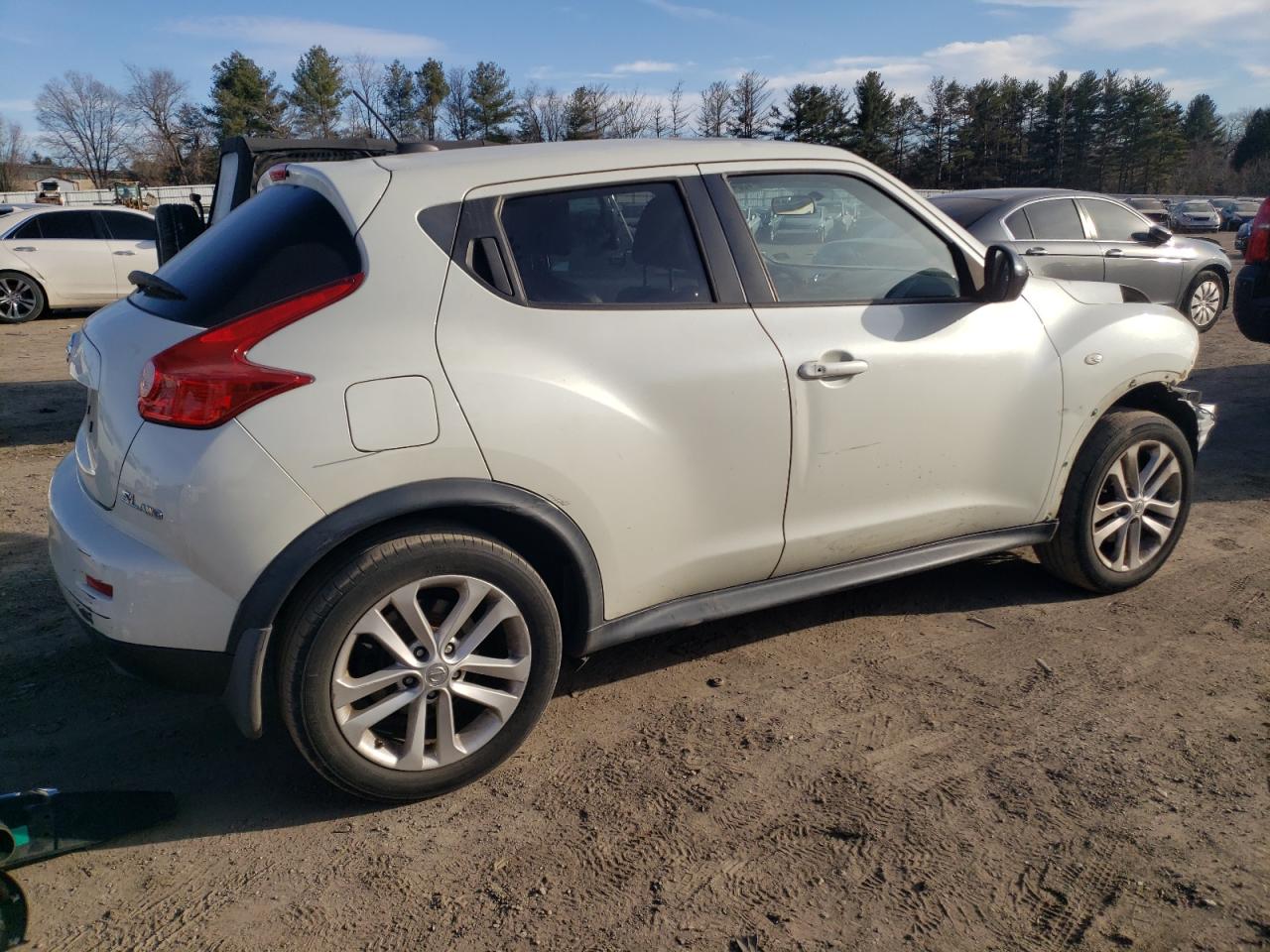 2011 Nissan Juke VIN JN8AF5MV8BT014689 Copart auction photo, front end / minor dent/scratches damage thumbnail 3