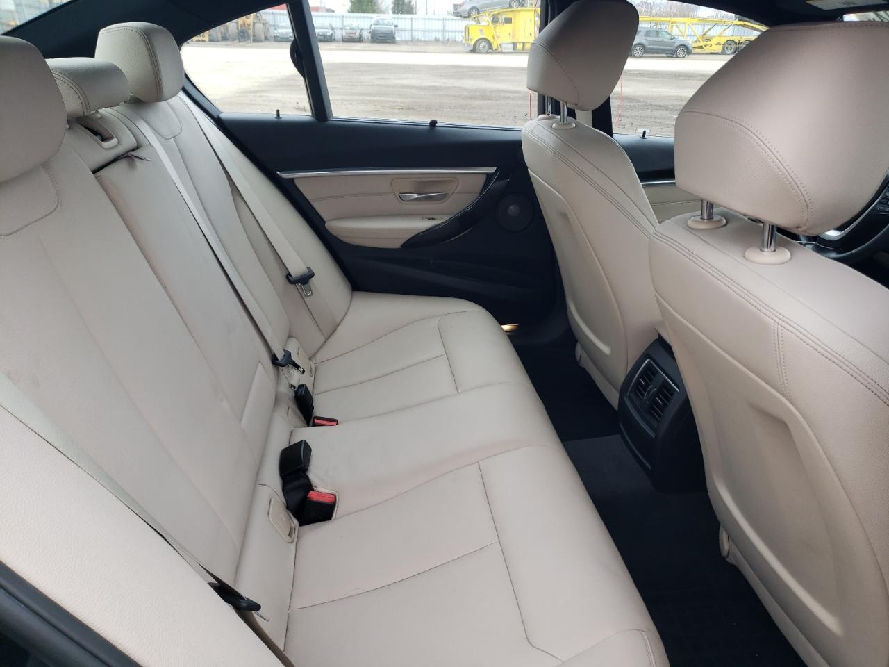 2017 BMW 3er VIN WBA8D9G56HNU60093 Copart auction photo, rear end / undercarriage damage thumbnail 10