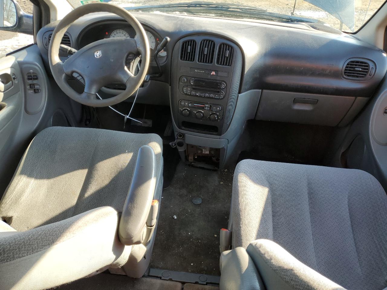 2005 Dodge Caravan VIN 1D4GP24R15B422792 Copart auction photo, rear end damage thumbnail 8