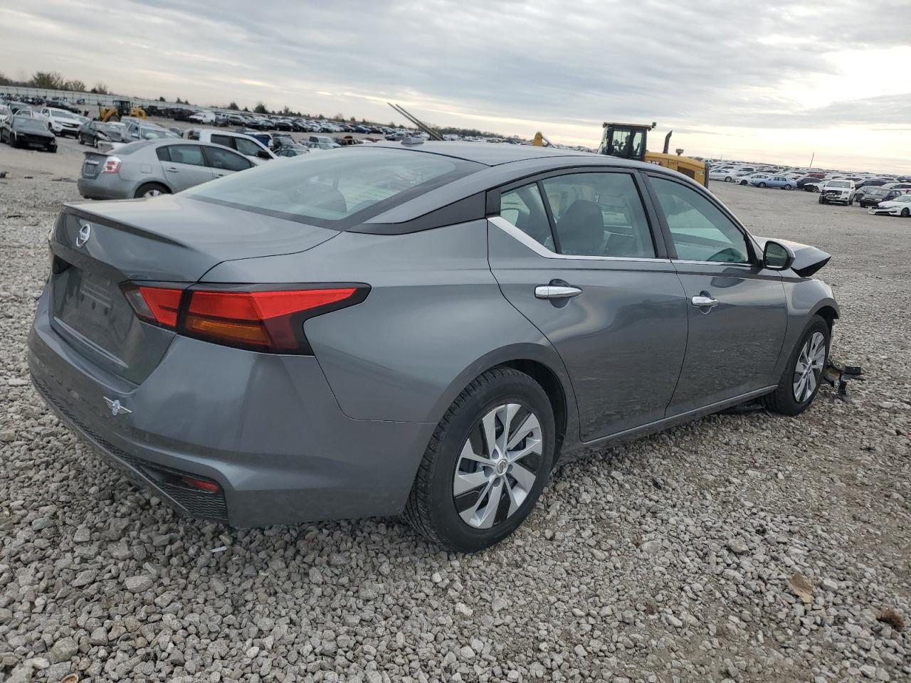 2019 Nissan Altima VIN 1N4BL4BV1KC242531 Copart auction photo, front end / minor dent/scratches damage thumbnail 3