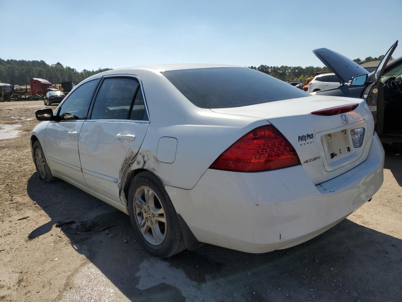 2006 Honda Accord VIN 1HGCM56376A026860 Copart auction photo, side / minor dent/scratches damage thumbnail 3