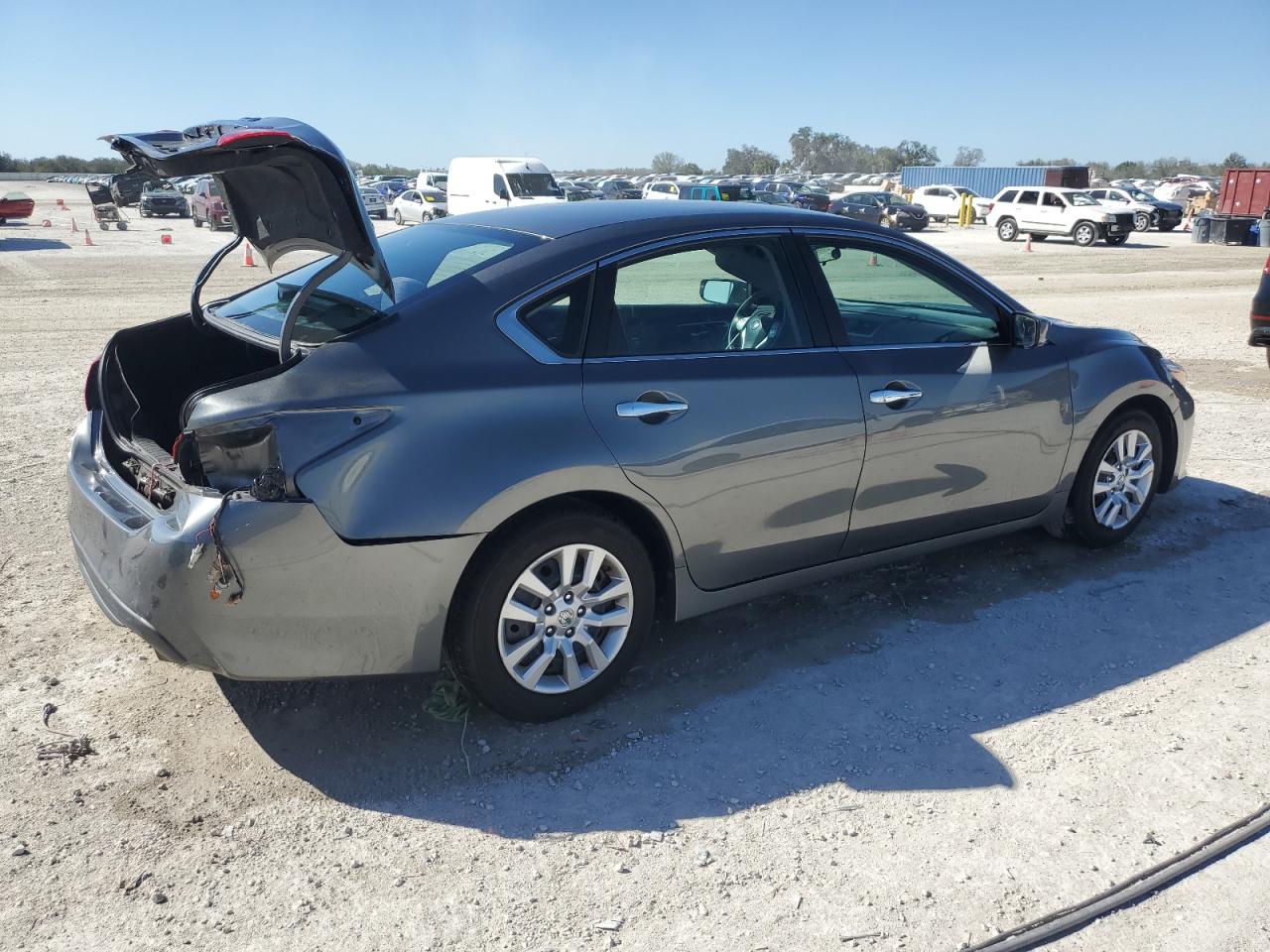 2017 Nissan Altima VIN 1N4AL3AP9HC116077 Copart auction photo, front end / rear end damage thumbnail 3