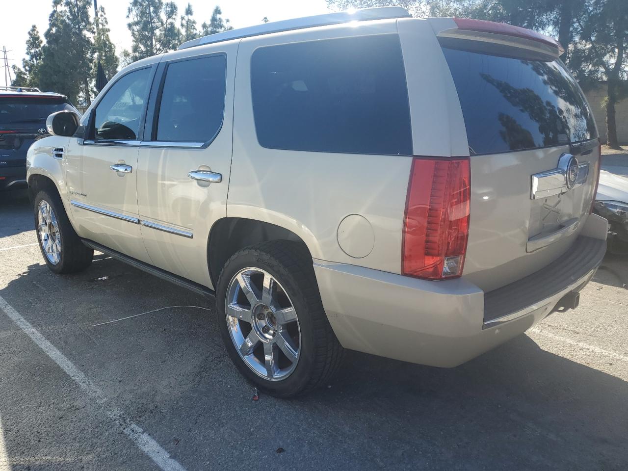 2007 Cadillac Escalade VIN 1GYFK63807R312361 Copart auction photo, front end damage thumbnail 2