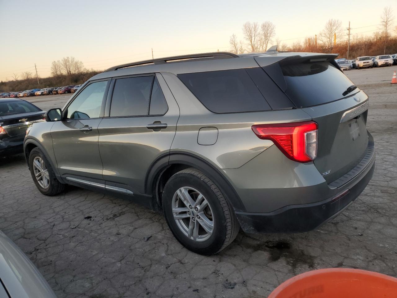 2020 Ford Explorer VIN 1FMSK7DH4LGB53953 Copart auction photo, side damage thumbnail 2