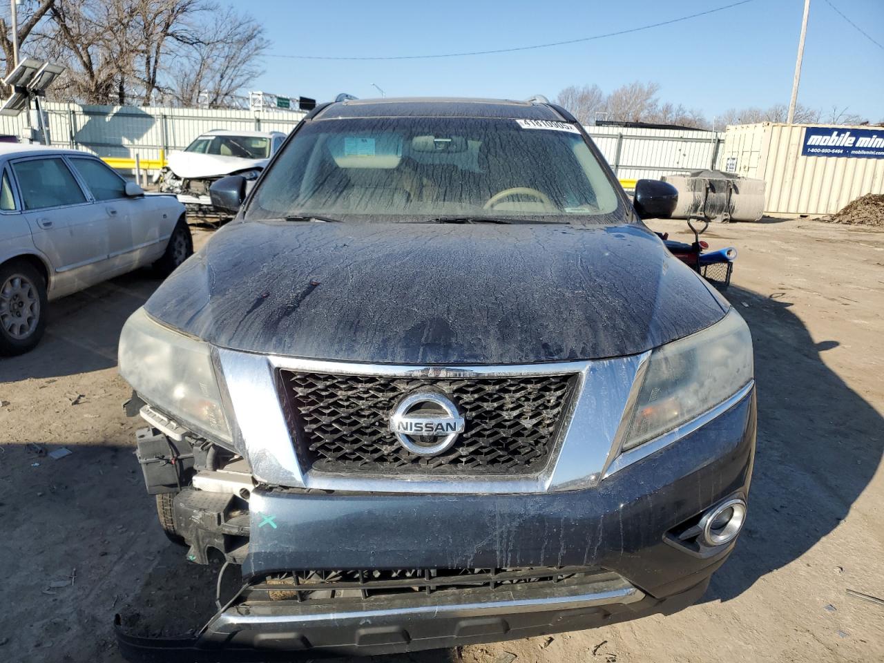2015 Nissan Pathfinder VIN 5N1AR2MN4FC612457 Copart auction photo, front end / minor dent/scratches damage thumbnail 5