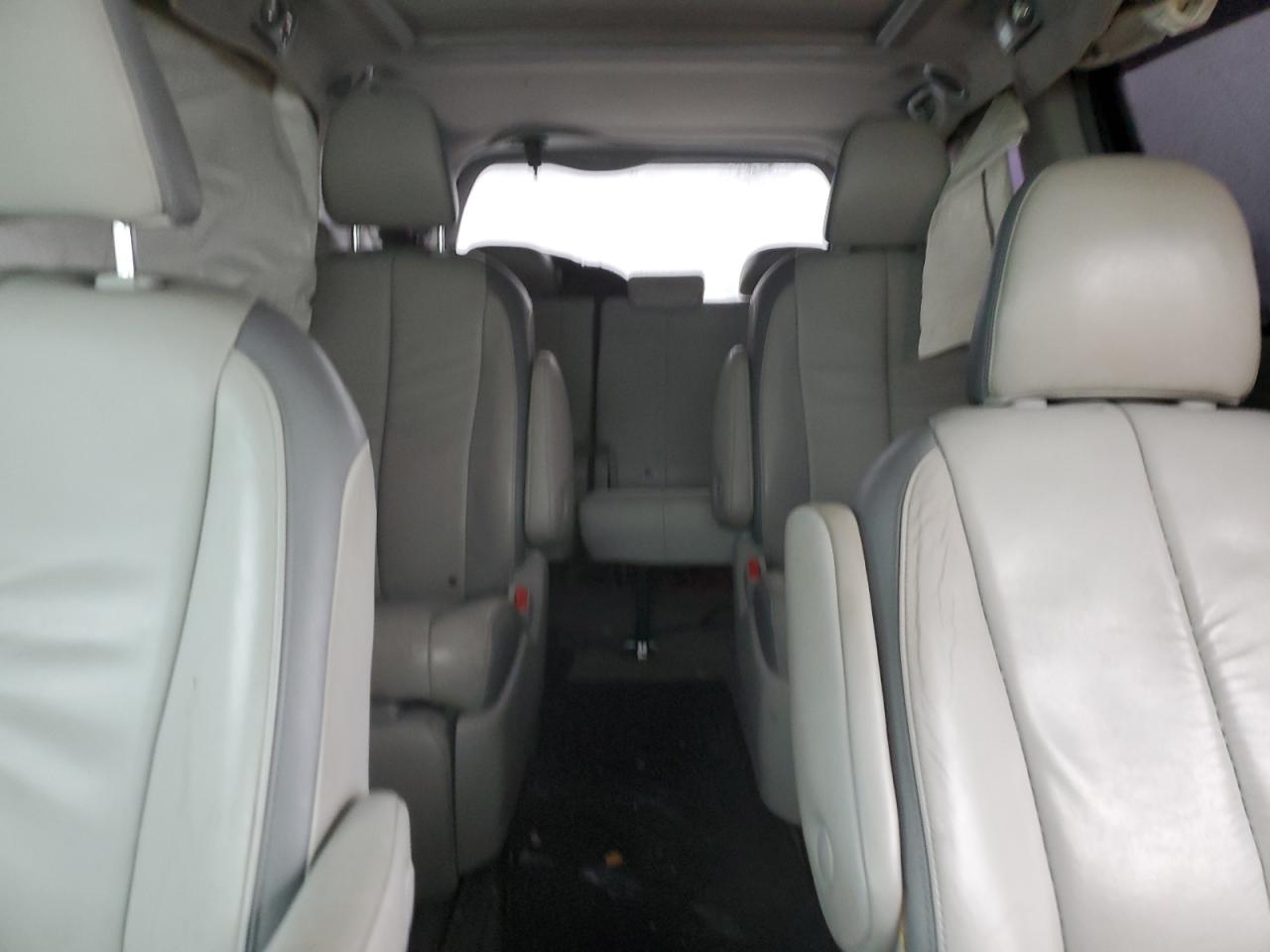 2011 Toyota Sienna VIN 5TDDK3DC7BS028170 Copart auction photo, front end / minor dent/scratches damage thumbnail 10