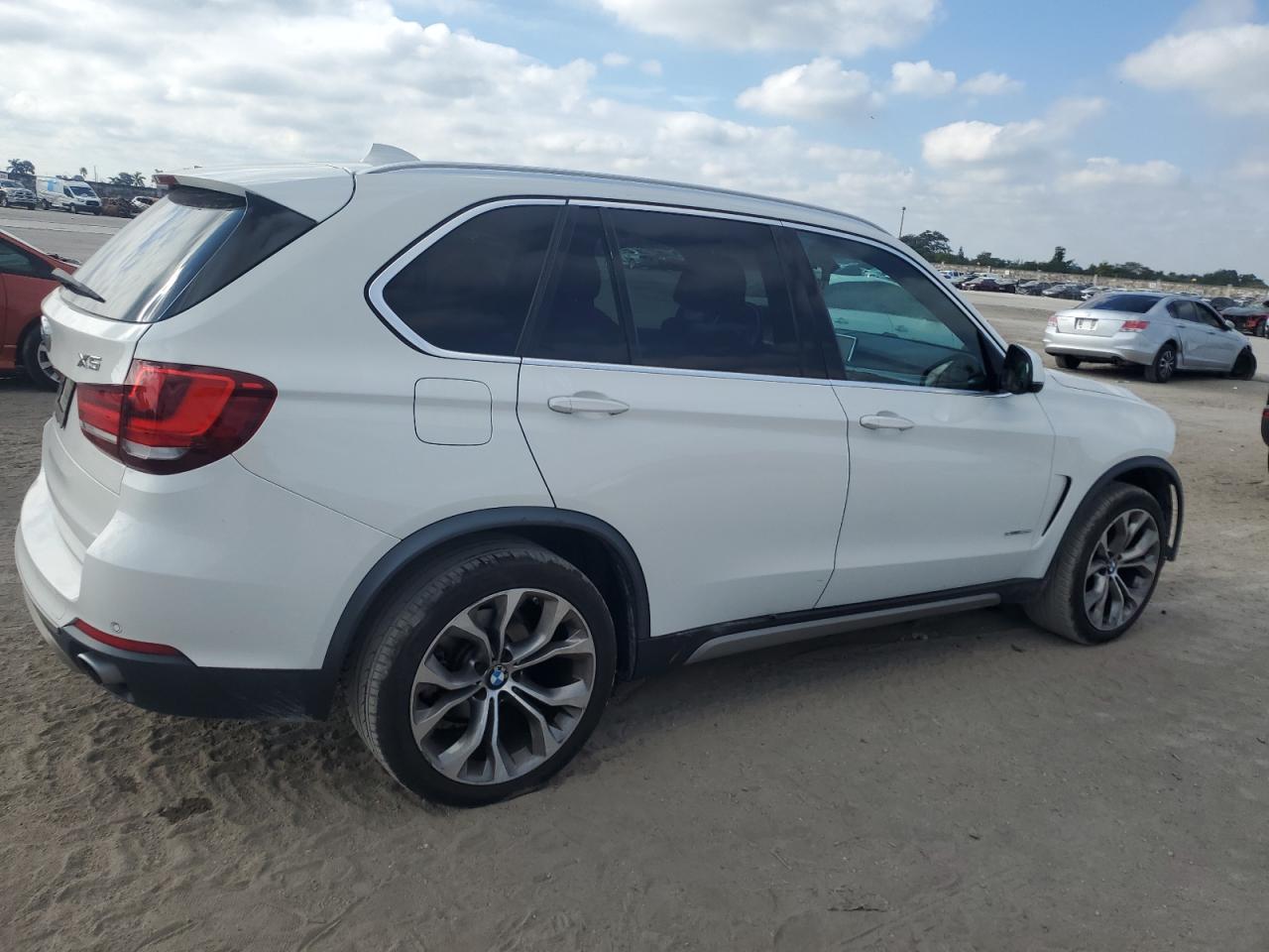 2017 BMW X5 VIN 5UXKR2C38H0X04179 Copart auction photo, front end damage thumbnail 3