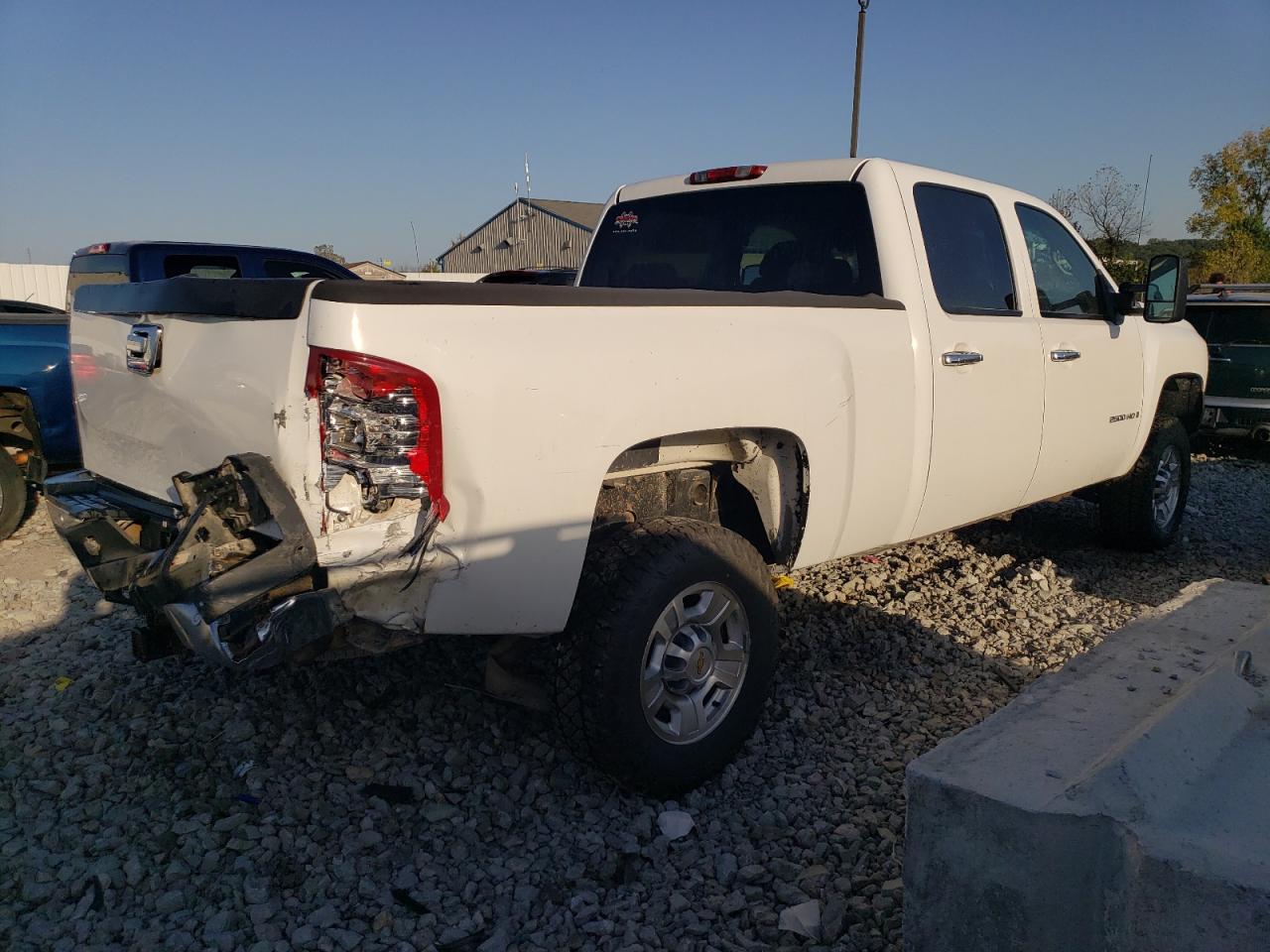 2008 Chevrolet Silverado VIN 1GCHK23K18F216292 Copart auction photo, rear end damage thumbnail 3