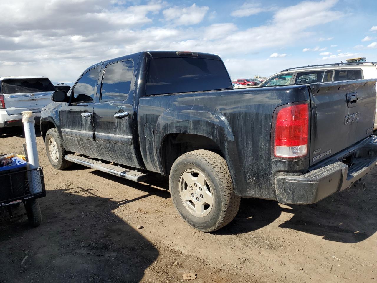 2011 GMC Sierra VIN 3GTP2XE25BG104235 Copart auction photo, hail damage thumbnail 2
