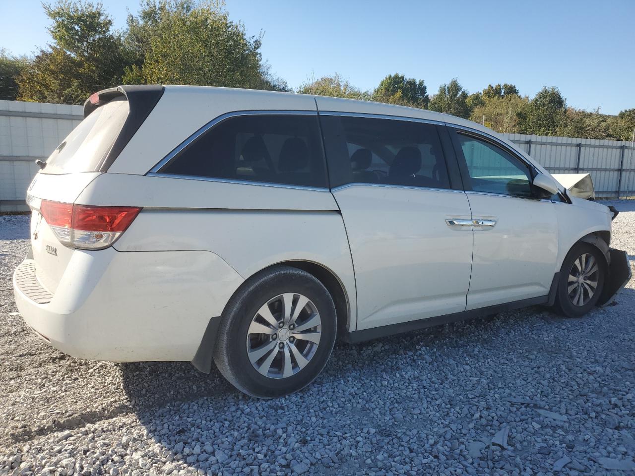 2015 Honda Odyssey VIN 5FNRL5H62FB064295 Copart auction photo, front end damage thumbnail 3