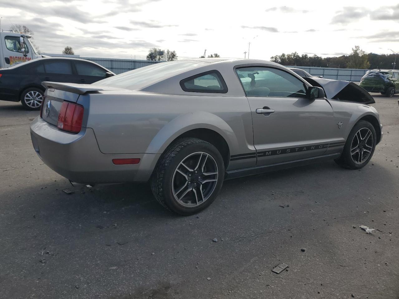 2009 Ford Mustang VIN 1ZVHT80N695137879 Copart auction photo, front end / undercarriage damage thumbnail 3
