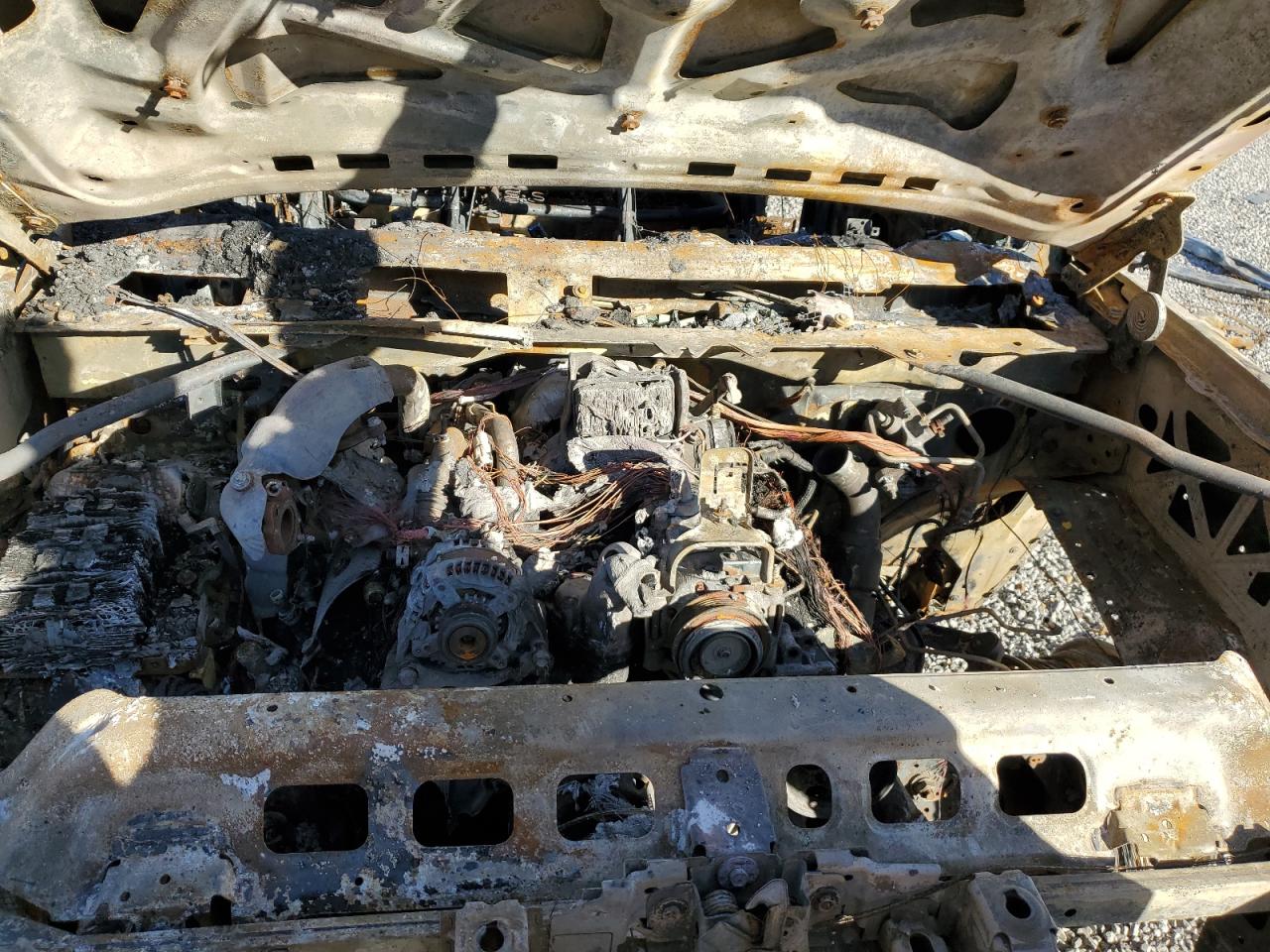2018 GMC Sierra VIN 1GT42XCY3JF223072 Copart auction photo, burn damage thumbnail 12