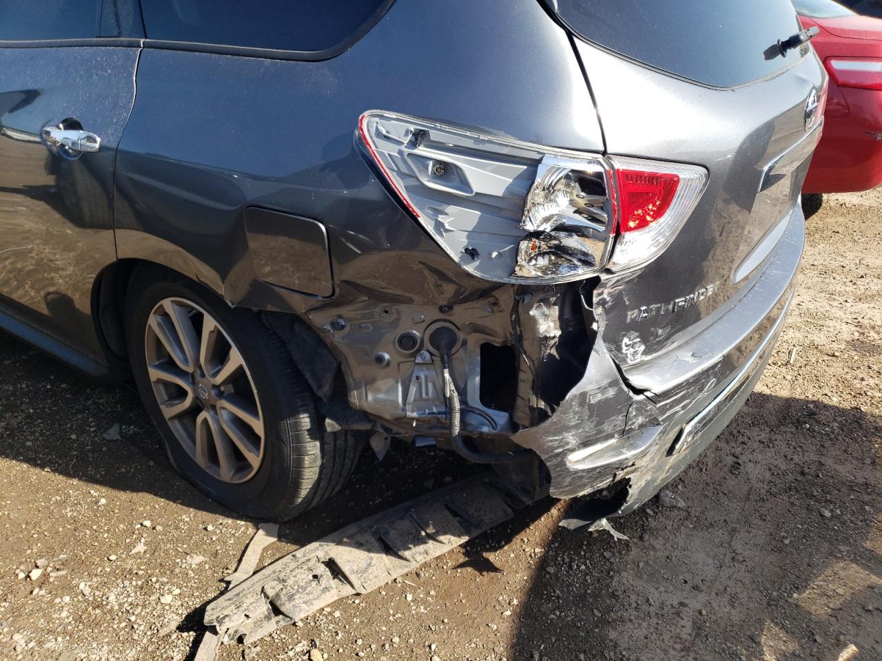 2015 Nissan Pathfinder VIN 5N1AR2MM1FC716718 Copart auction photo, rear end damage thumbnail 9
