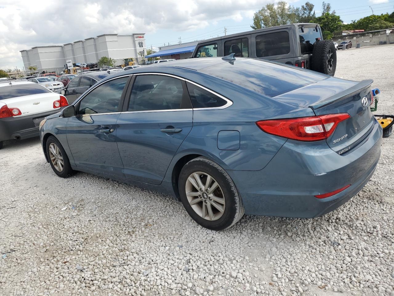 2015 Hyundai Sonata VIN 5NPE24AF5FH165743 Copart auction photo, front end damage thumbnail 2