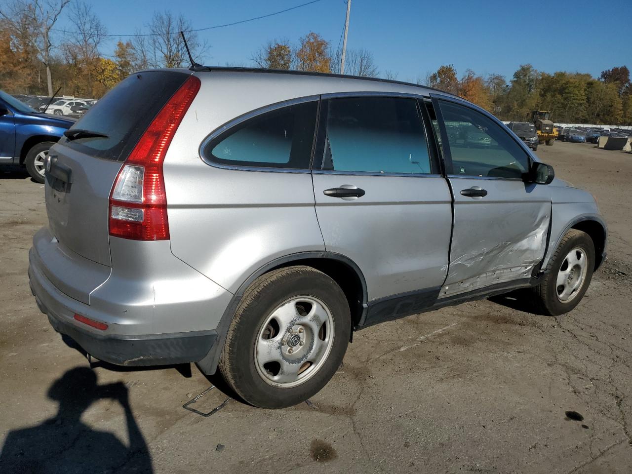 2011 Honda CR-V VIN JHLRE3H30BC016177 Copart auction photo, side / minor dent/scratches damage thumbnail 3