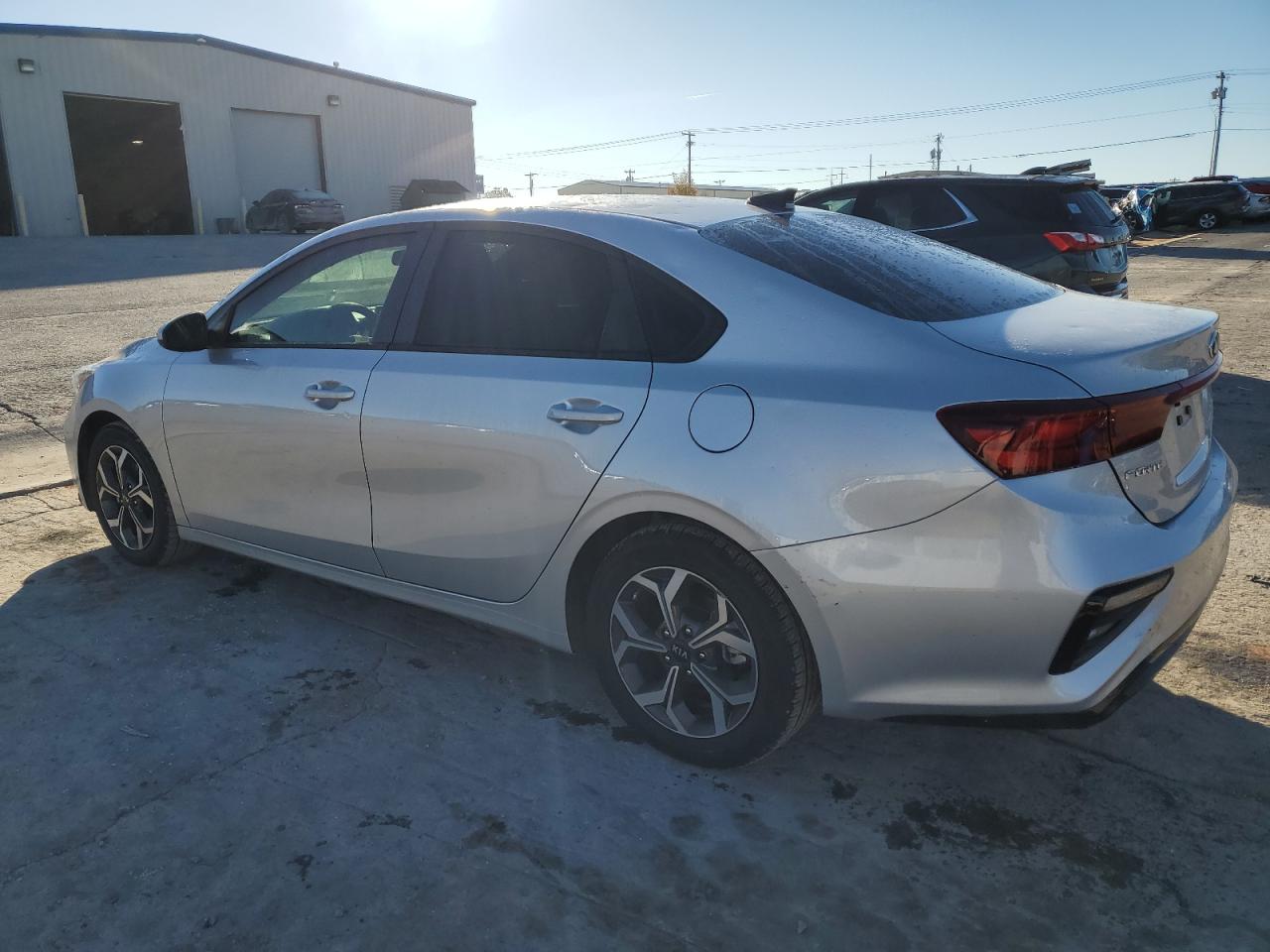2020 KIA Forte VIN 3KPF24AD4LE192760 Copart auction photo, hail / minor dent/scratches damage thumbnail 2