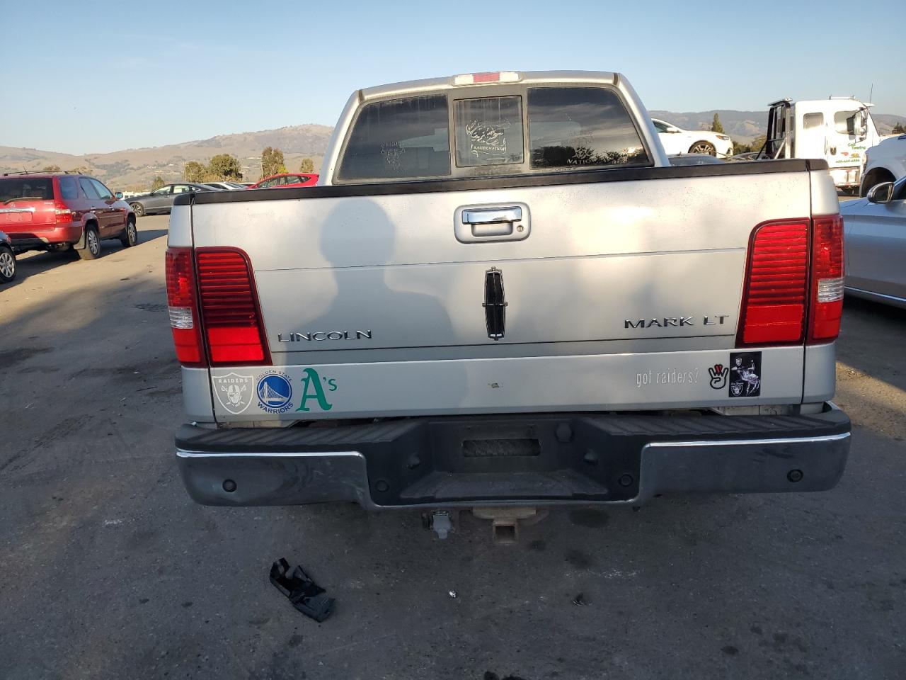 2006 Lincoln Mark LT VIN 5LTPW16516FJ15280 Copart auction photo, front end damage thumbnail 6