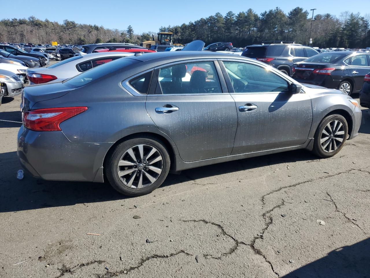 2017 Nissan Altima VIN 1N4AL3AP8HC273616 Copart auction photo, front end damage thumbnail 3