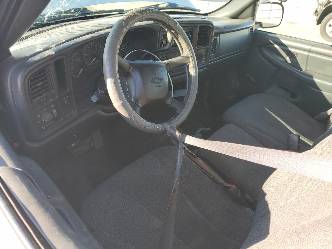 2002 Chevrolet Silverado VIN 1GCEC14X32Z108069 Copart auction photo, side / front end damage thumbnail 8