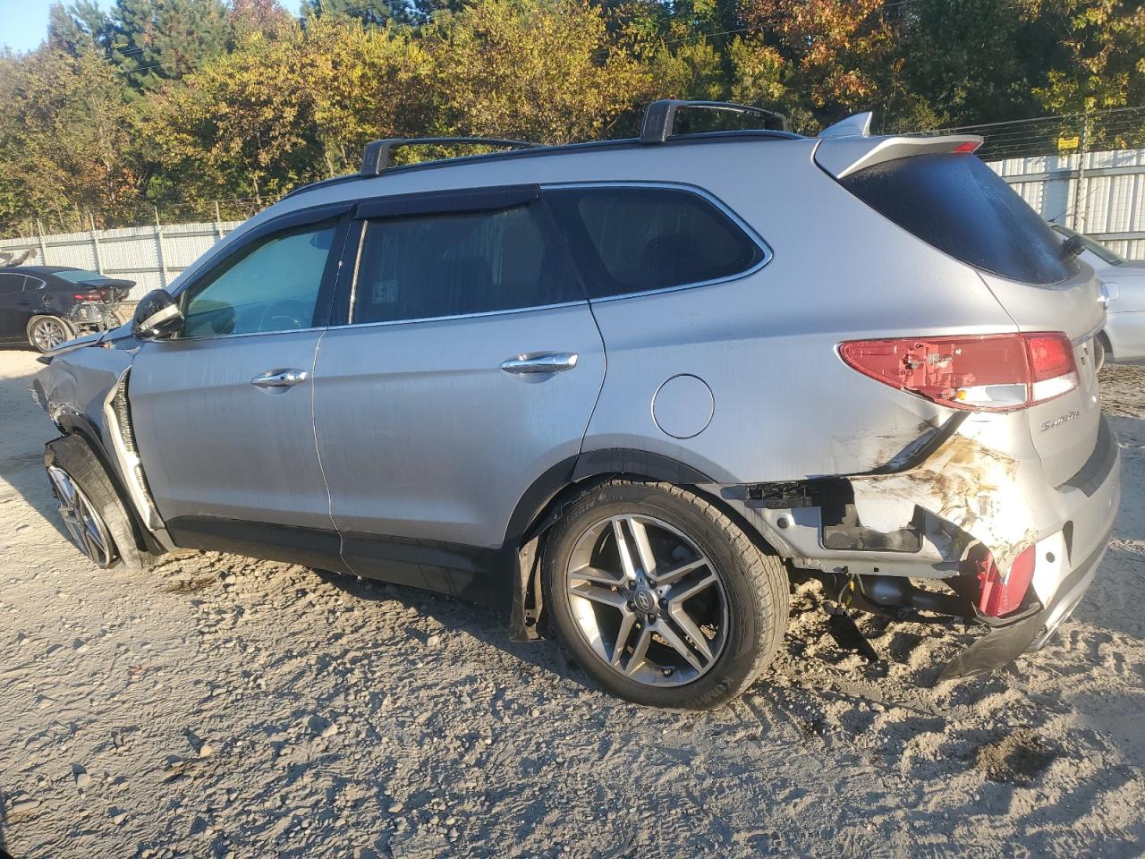 2018 Hyundai Santa Fe VIN KM8SRDHF6JU261959 Copart auction photo, all over damage thumbnail 2