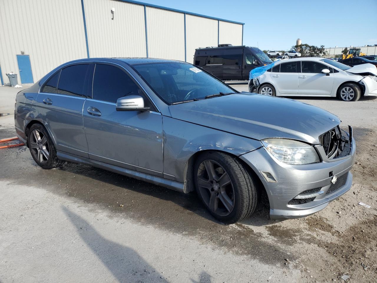 2011 Mercedes-Benz C-klasse VIN WDDGF8BB4BR183627 Copart auction photo, all over damage thumbnail 4