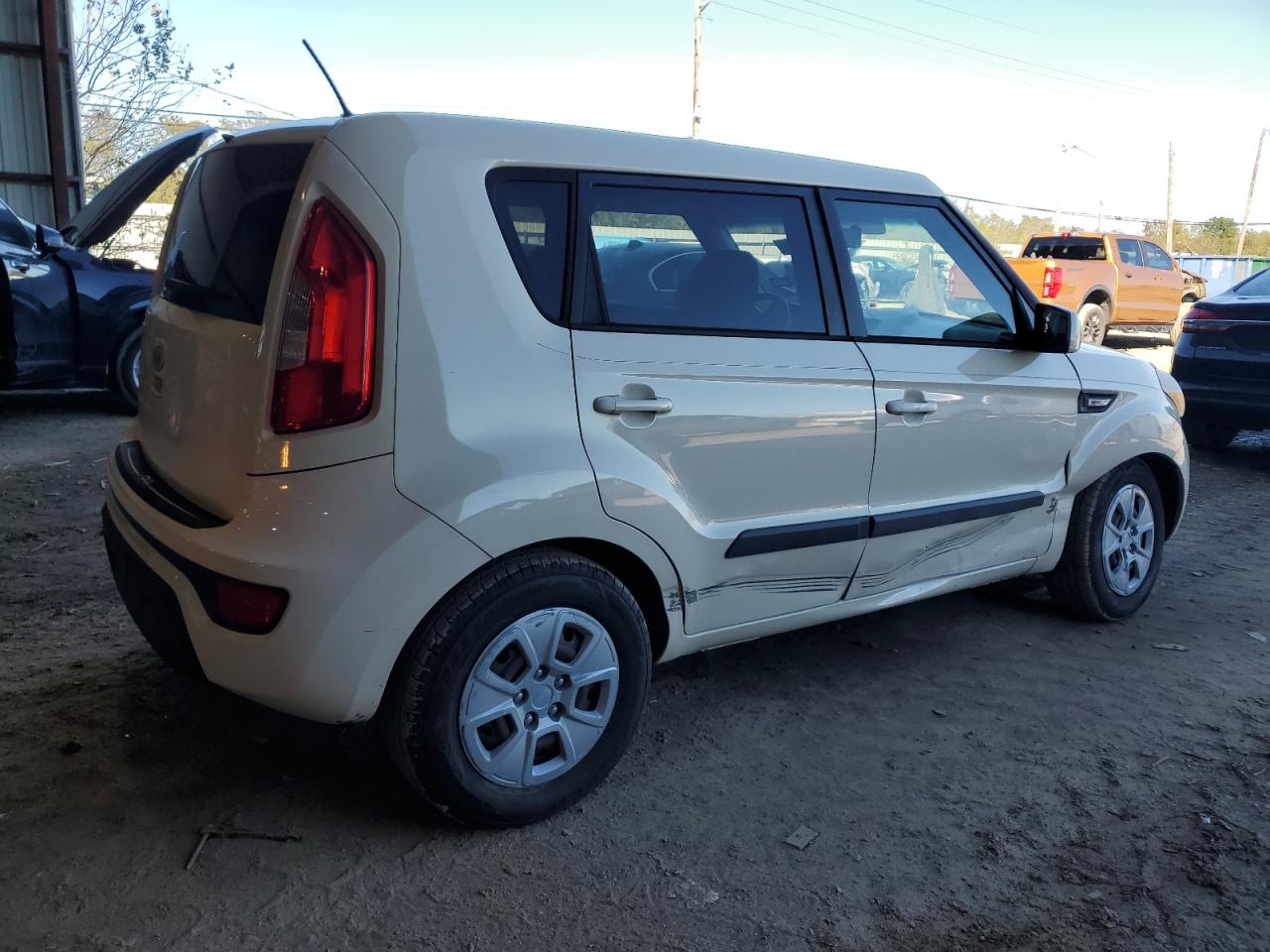 2012 KIA Soul VIN KNDJT2A52C7455588 Copart auction photo, side / undercarriage damage thumbnail 3