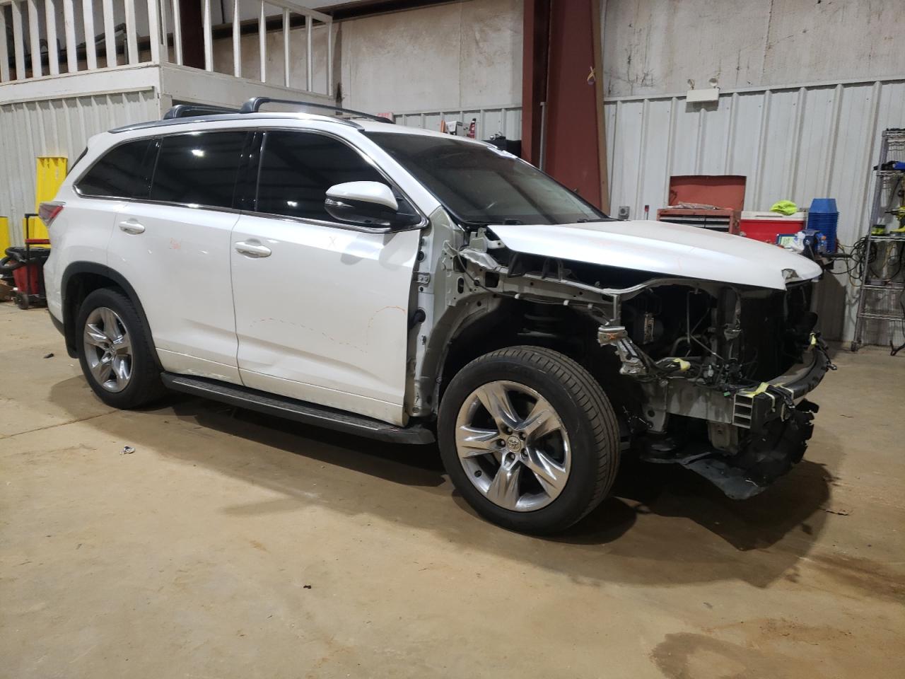 2015 Toyota Highlander VIN 5TDYKRFH3FS065428 Copart auction photo, front end / minor dent/scratches damage thumbnail 4