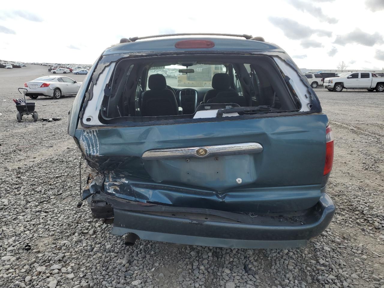 2007 Chrysler Town & Country VIN 2A4GP54LX7R243272 Copart auction photo, all over / minor dent/scratches damage thumbnail 6