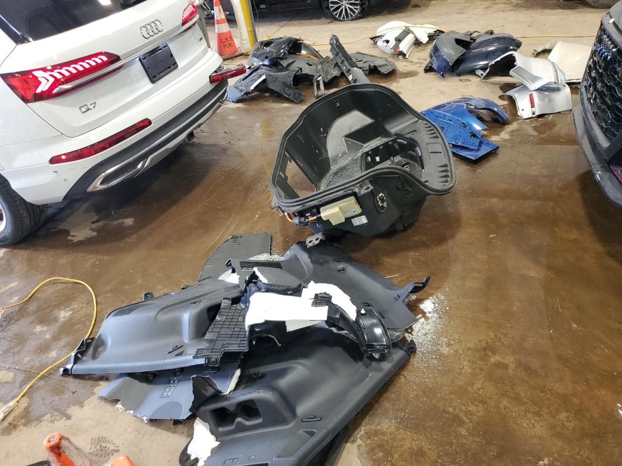 2021 Audi Q7 VIN WA1LJAF71MD027642 Copart auction photo, front end / rear end damage thumbnail 12