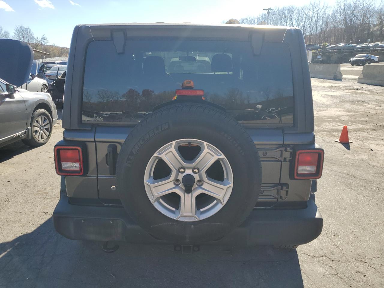 2020 Jeep Wrangler VIN 1C4HJXDGXLW103038 Copart auction photo, all over damage thumbnail 6